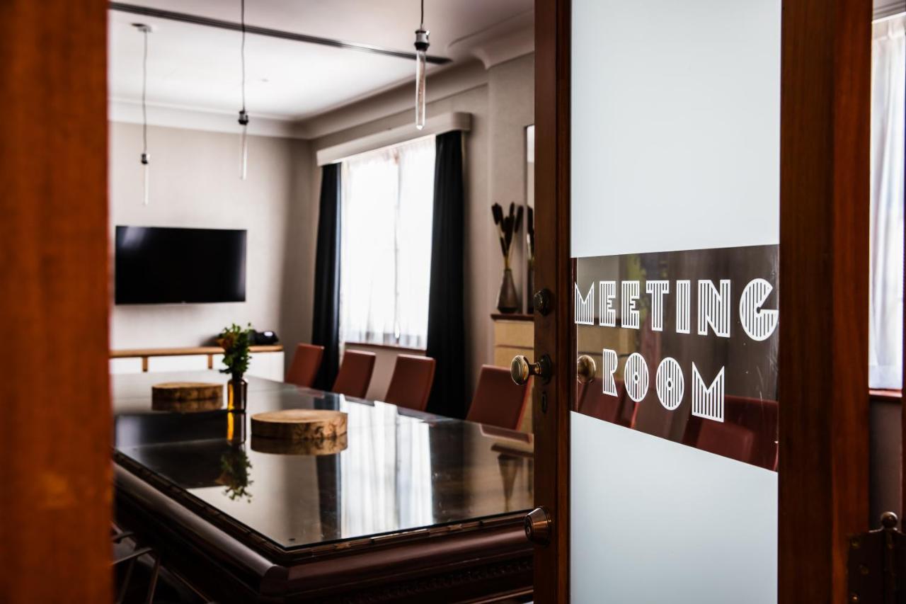 The Old Clare By Ode Hotels Sydney Bagian luar foto Meeting room