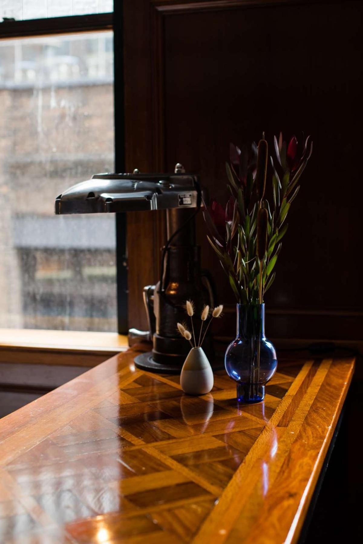 The Old Clare By Ode Hotels Sydney Bagian luar foto A 1930s-era desk lamp