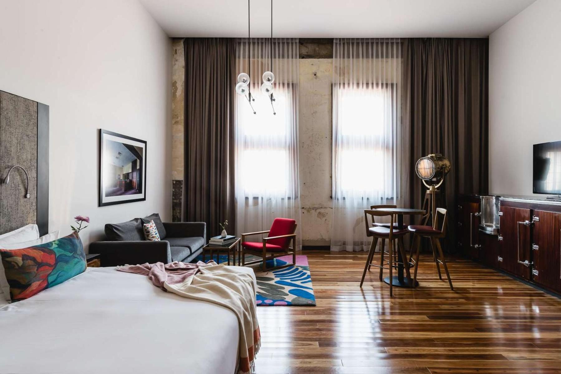 The Old Clare By Ode Hotels Sydney Bagian luar foto A room at the Hotel Valencia