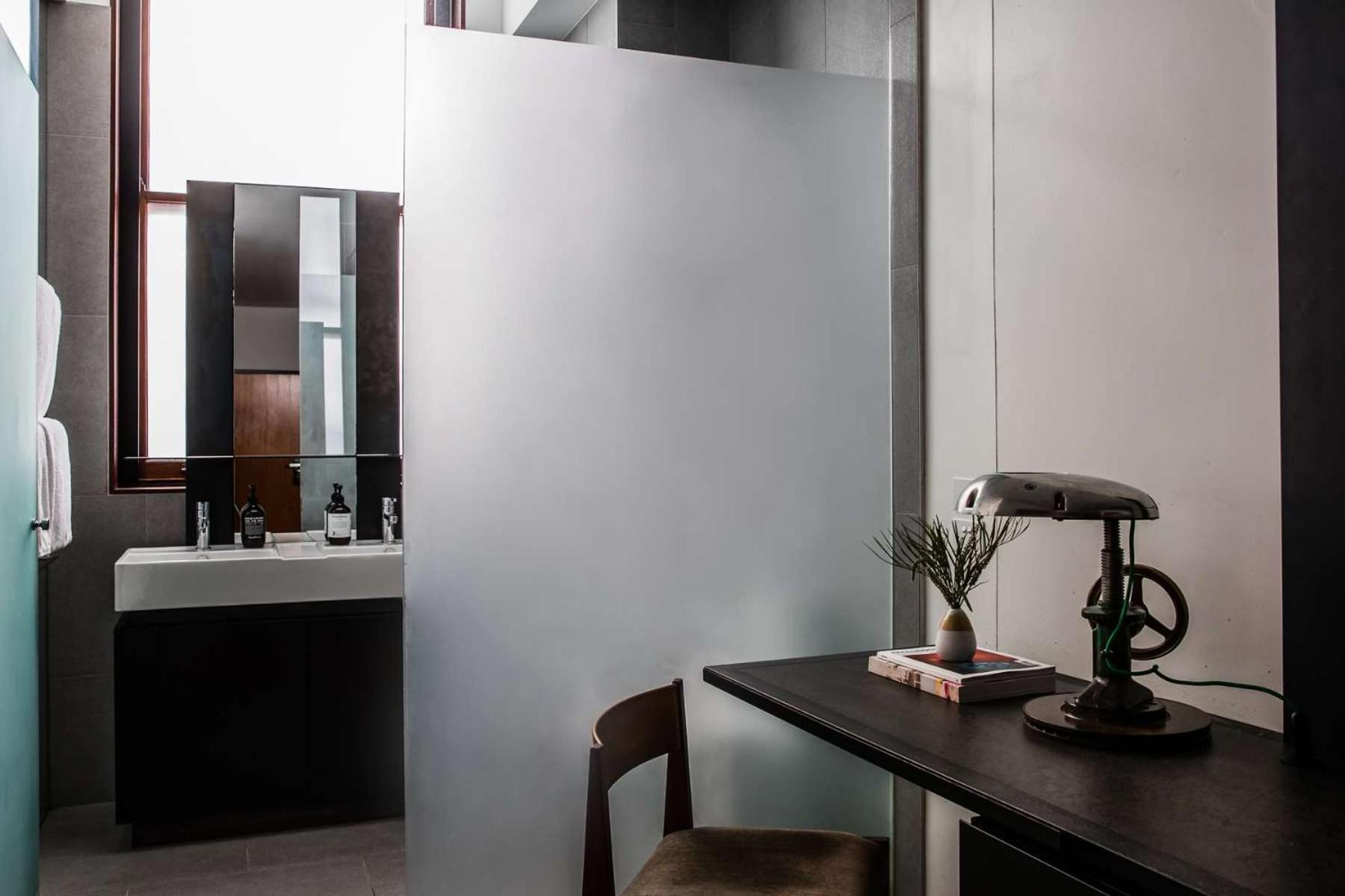 The Old Clare By Ode Hotels Sydney Bagian luar foto A room at the hotel